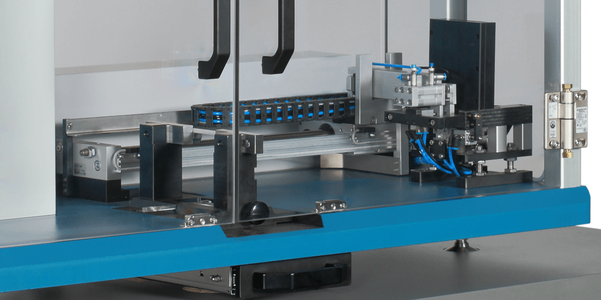 pendelschlaegerpruefgeraet_zufuehrung